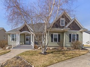 344 Parkside Ln, Douglas, MI 49406