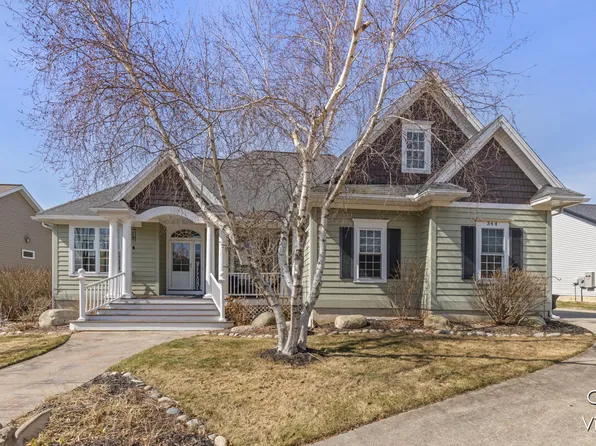 344 Parkside Ln, Douglas, MI 49406