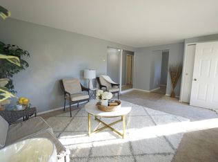 211 Hilltop Dr, Chardon, OH 44024