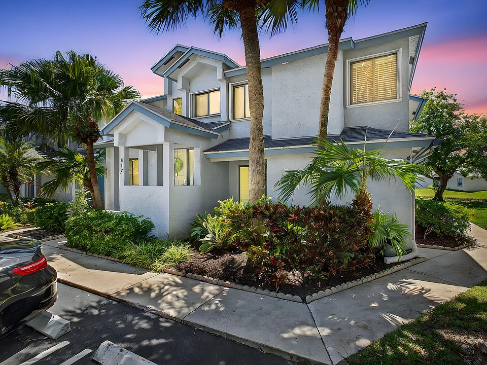 1st image of 406 Harbour Pointe Way