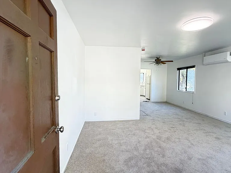 1831 & 1833 Stanford Street — Photo 3