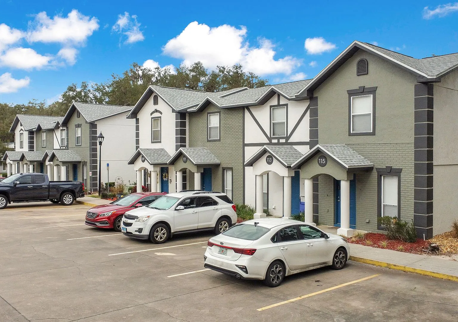 Village Park Townhomes | 2 & 3 Bedroom Apartments in Lady Lake, FL — Photo 4