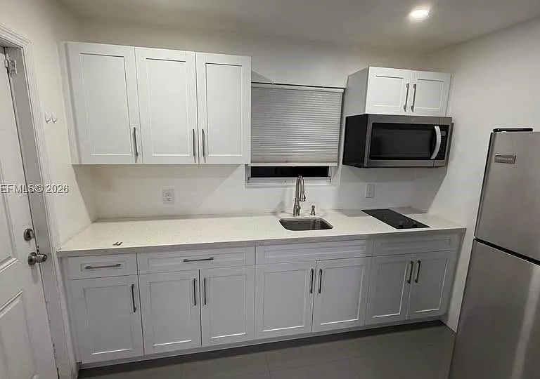 1212 E River Dr #2 — Photo 3