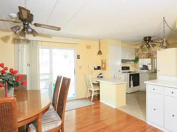 5th image of 1456 Barefoot Cir