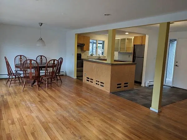 4 bed, 1.5 bath, 1272 sqft, $3,950 — Photo 1