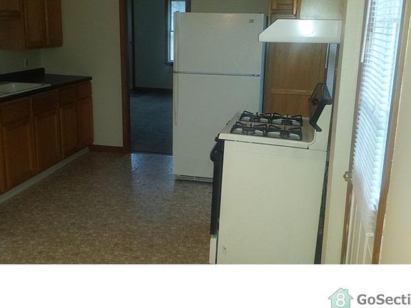 3rd image of 1625 N Adams St