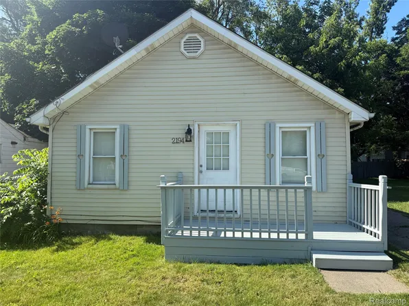 2194 E Bristol Rd, Burton, MI 48529