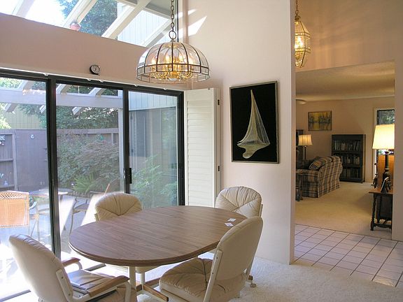 2nd image of 322 Elmhurst Cir