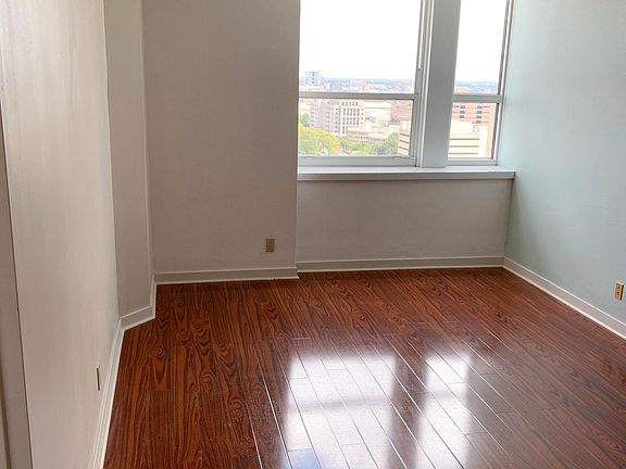 5th image of 1100 Vine St APT P302