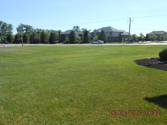 2nd image of 19325 Oakwood Ave