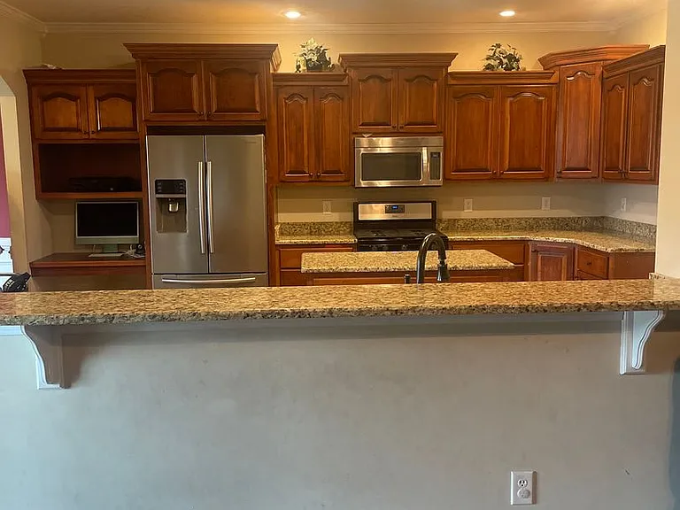 670 Uniola Dr — Photo 6