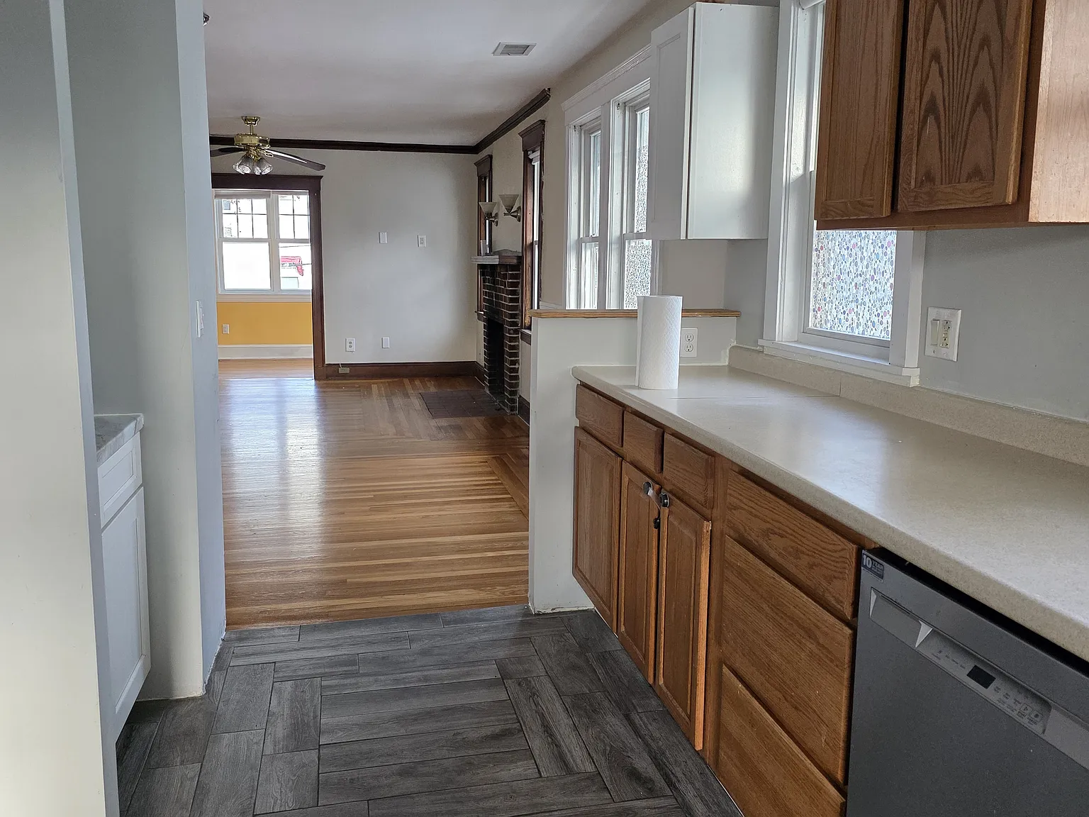 2 bed, 1170 sqft, $3,000 — Photo 3