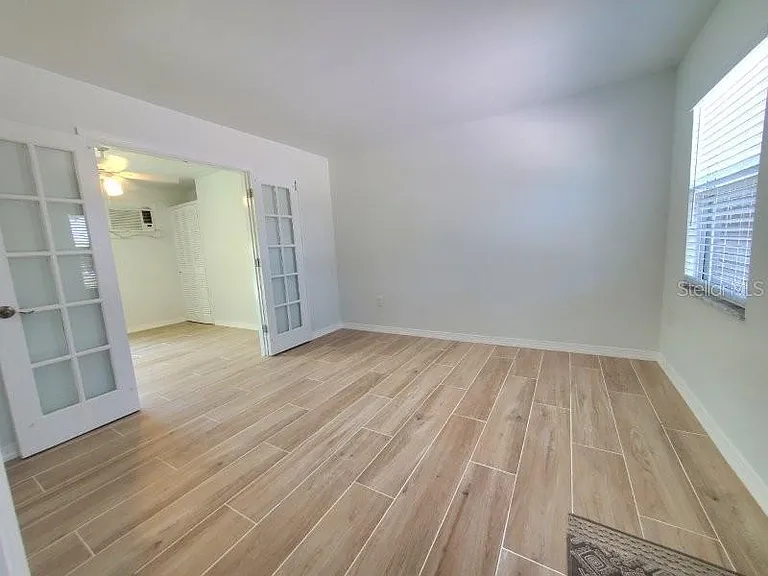 461 W Marion Ave #B — Photo 10