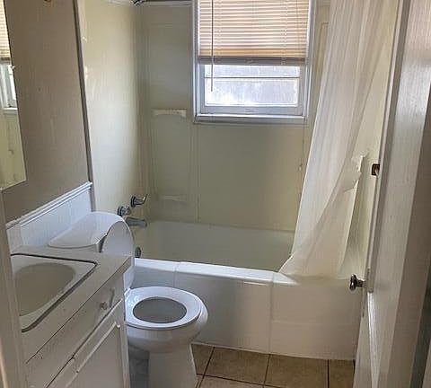 5th image of 903 S Fannin St