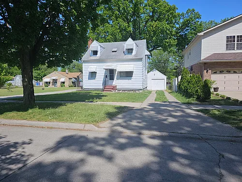 5696 N Vernon St Photo 1