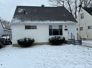 14884 Chesterfield Ave, Warren, MI 48089