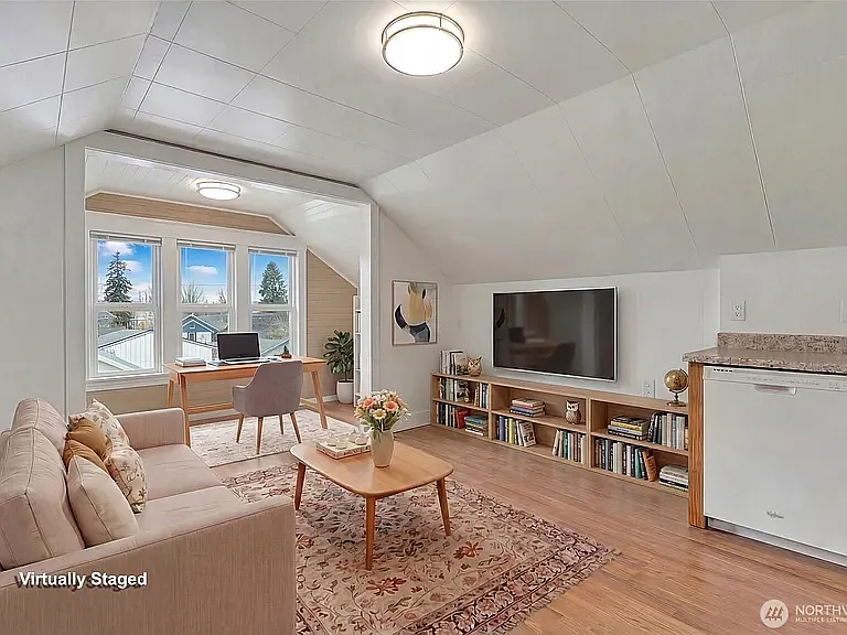 1022 Oakes Ave #2 — Photo 3