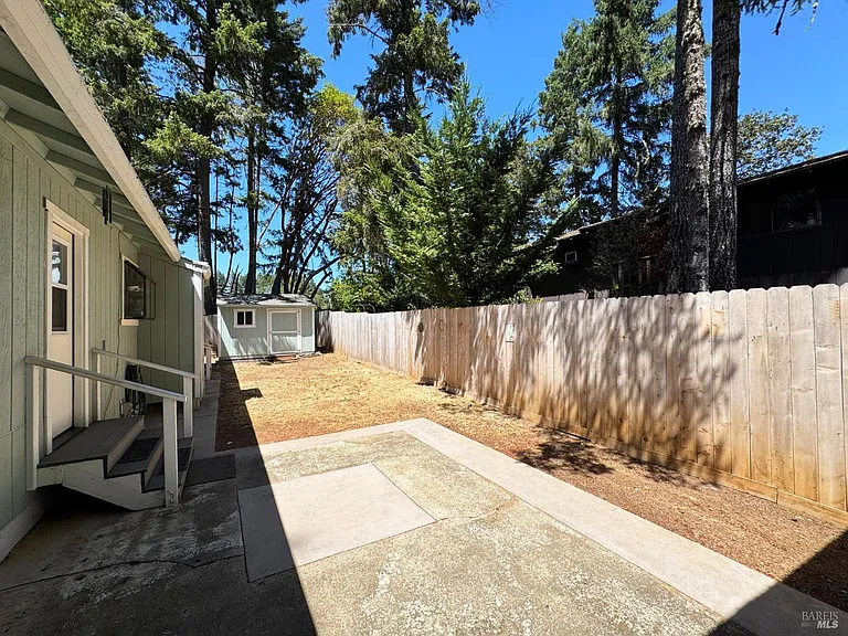 Alcott Ln — Photo 12