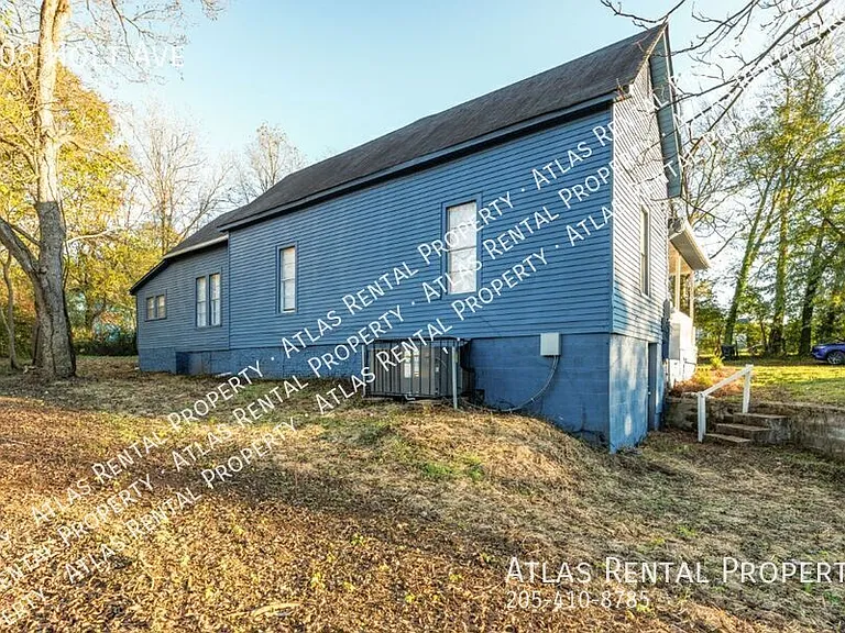 105 Holt Ave — Photo 5