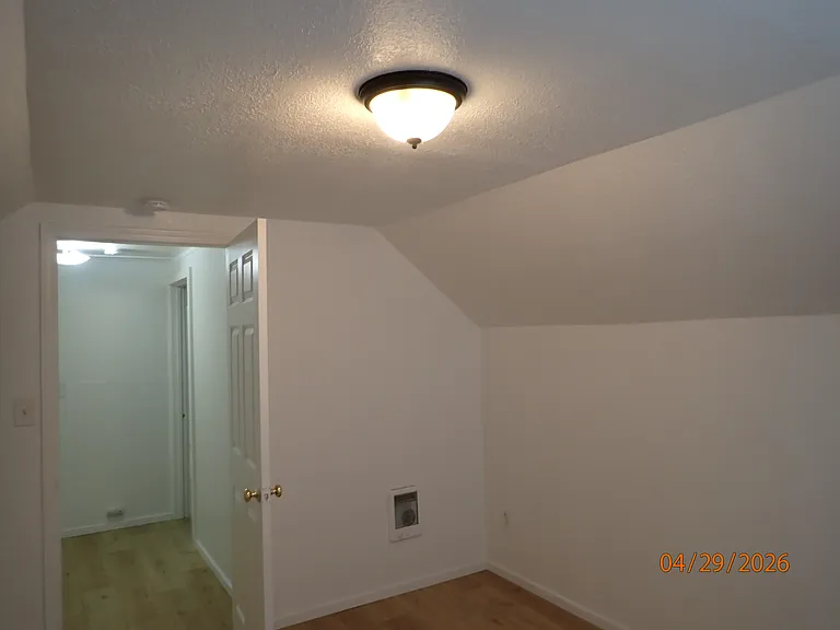 Front upstairs bedroom