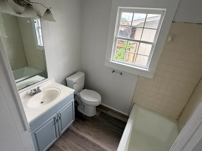 815 Williams Ave — Photo 1