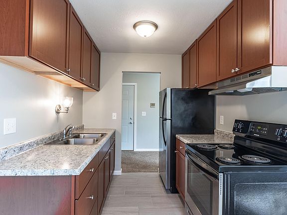 2nd image of 1089 York Ave #2