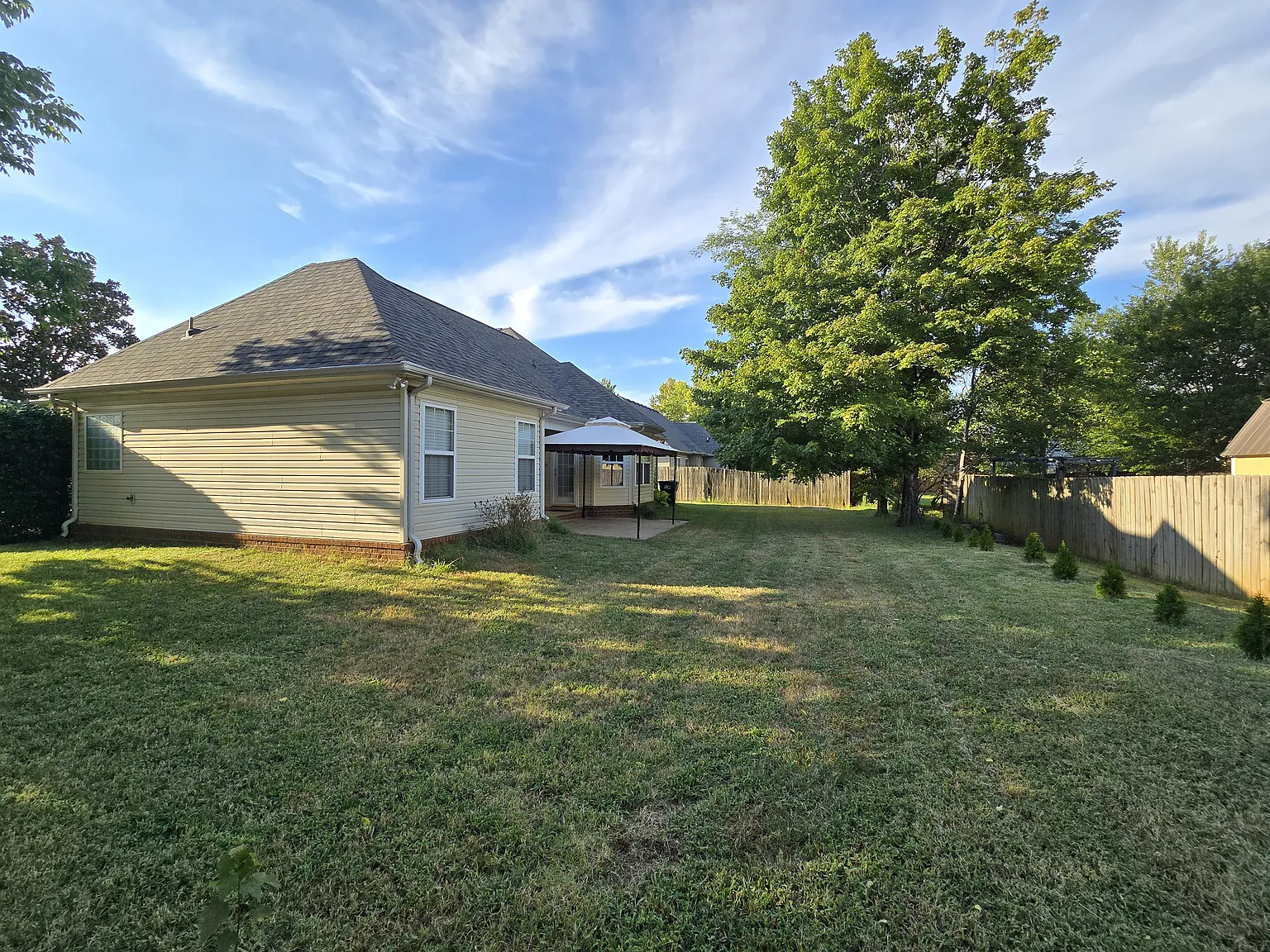 3 bed, 1766 sqft, $2,495 — Photo 2