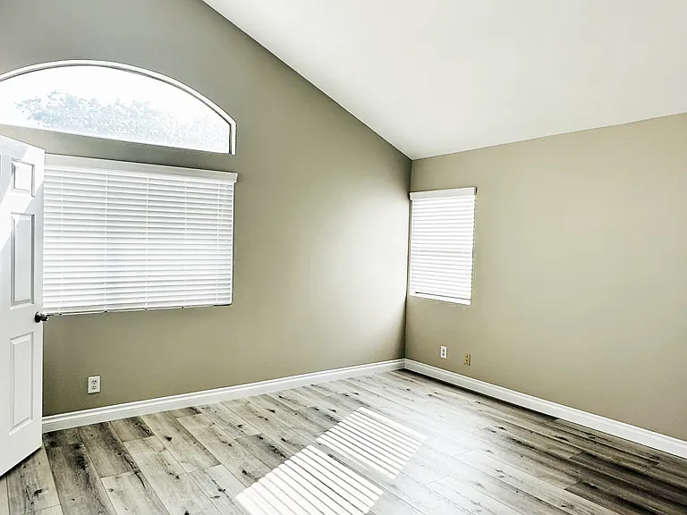 5002 Glickman Ave — Photo 20