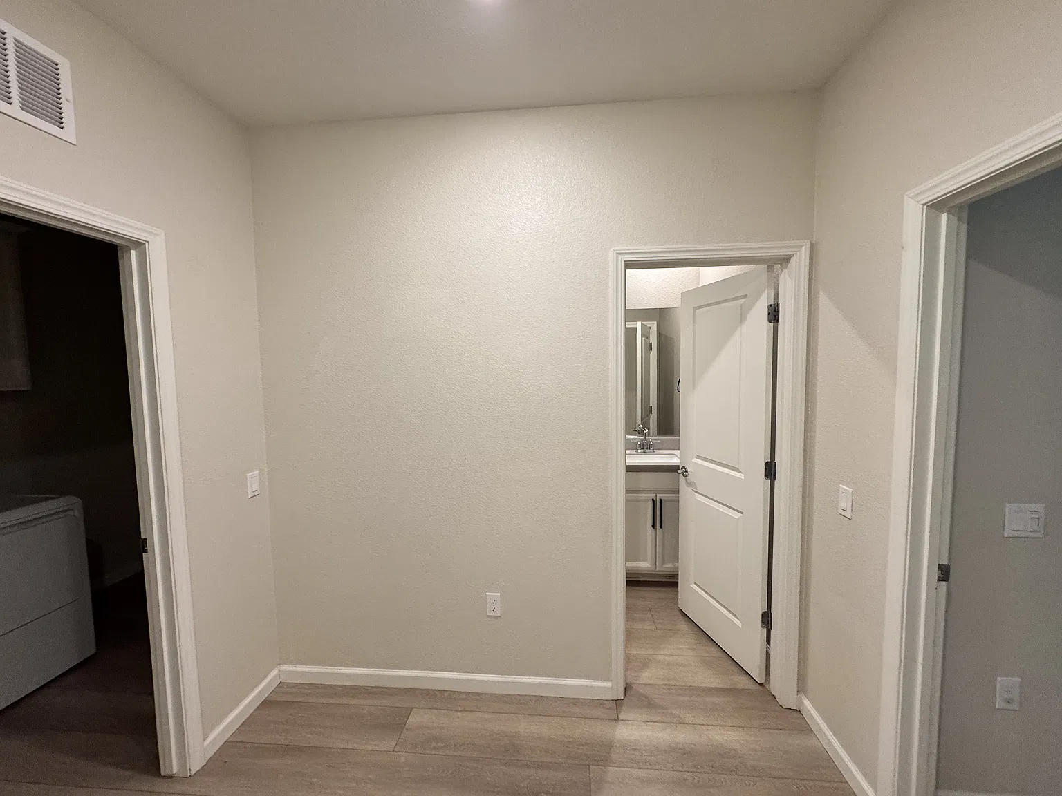 4 bed, 2197 sqft, $3,250 — Photo 3