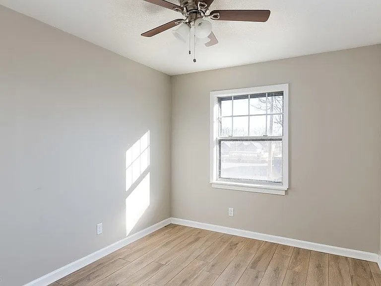 2400 W 45th Ave — Photo 11