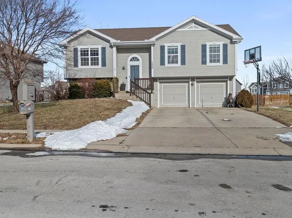 7026 NE 113th Ter, Kansas City, MO 64156