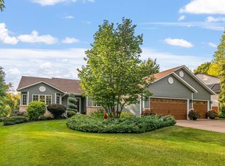 995 Kohlman Ln, Saint Paul, MN 55109
