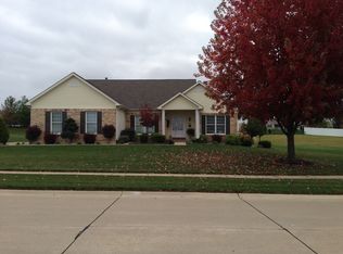 1027 Highland Estates Dr, Wentzville, MO 63385