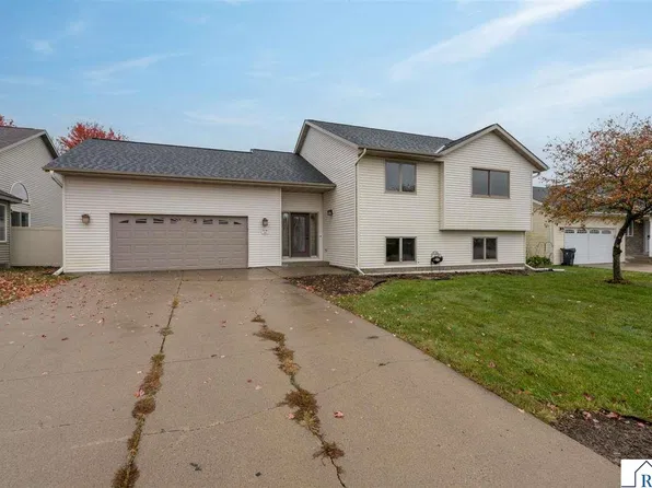109 Quinion Dr, Mankato, MN 56001