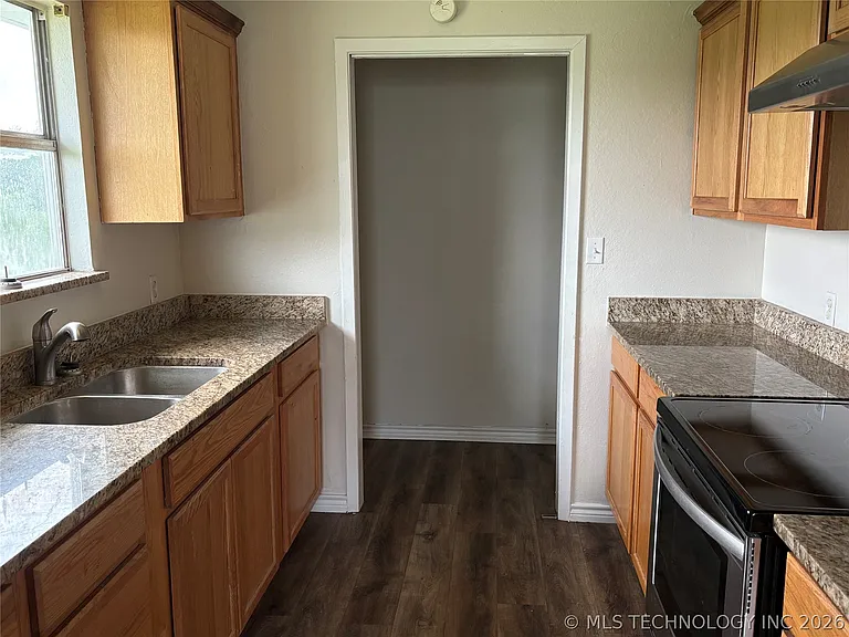 613 Sunshine Rd — Photo 7