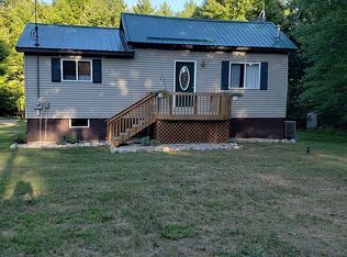 1814 S Oak Ave, White Cloud, MI 49349