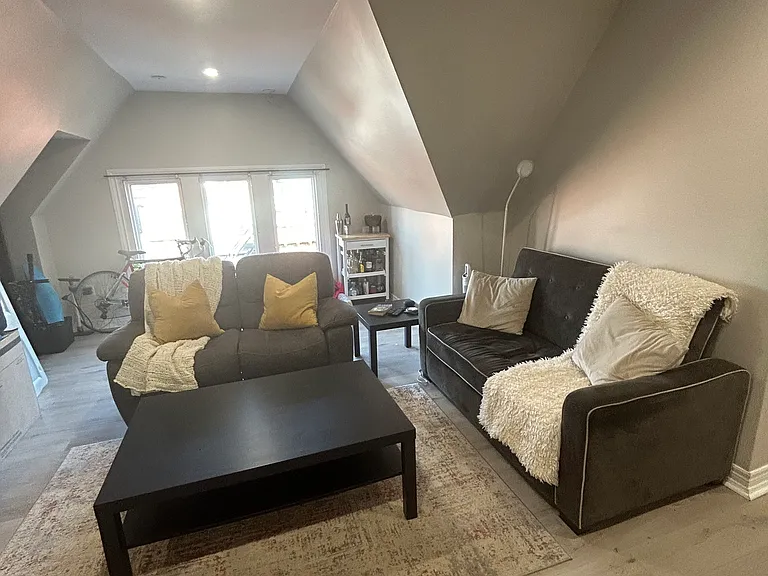 262 James St S #301 — Photo 4