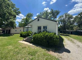 1915 Andrews St, Winfield, KS 67156