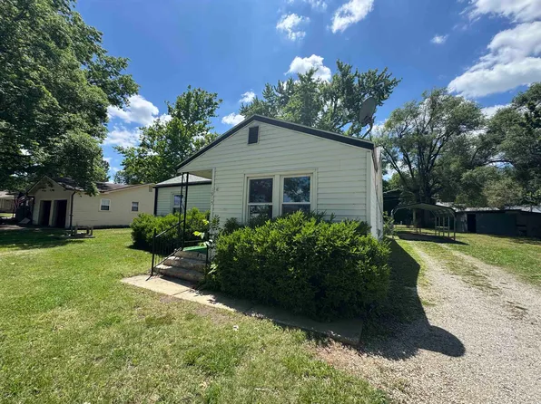 1915 Andrews St, Winfield, KS 67156