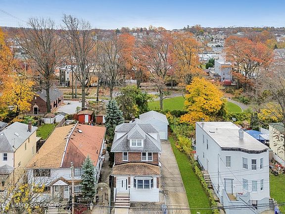 3rd image of 190 Chestnut Ave
