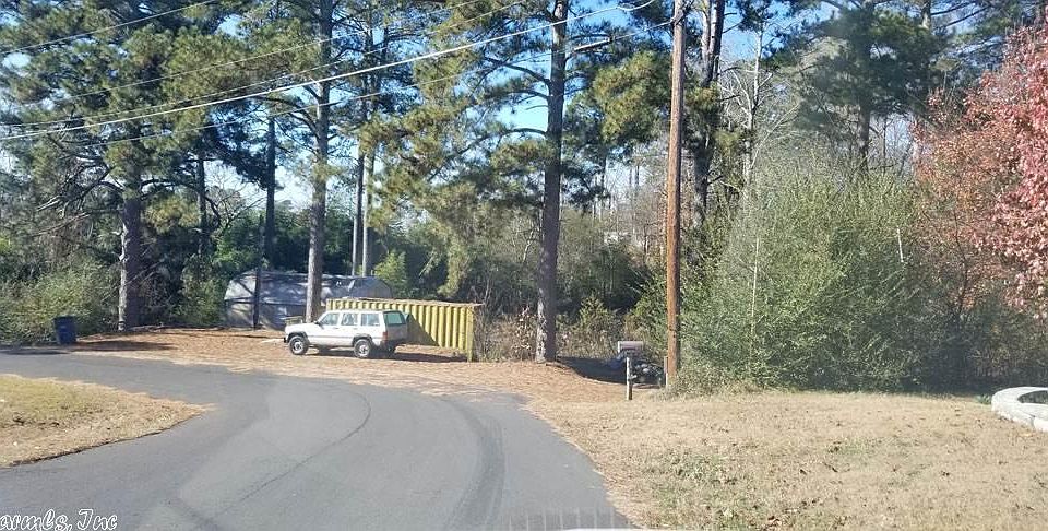 2nd image of 131 Green Acres Cir