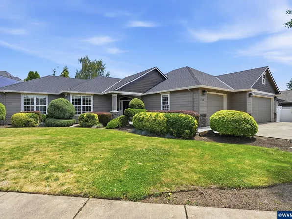 230 McLaughlin Dr, Woodburn, OR 97071