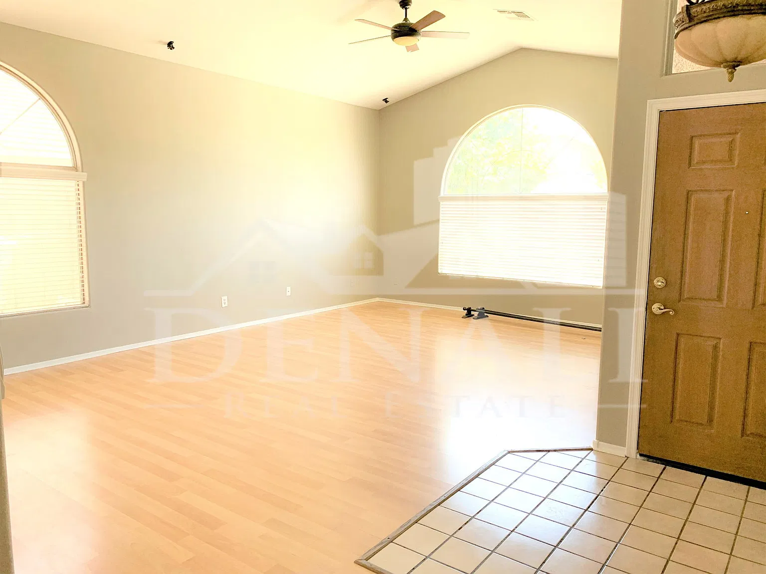 4 bed, 2.0 bath, 2163 sqft, $2,595 — Photo 2