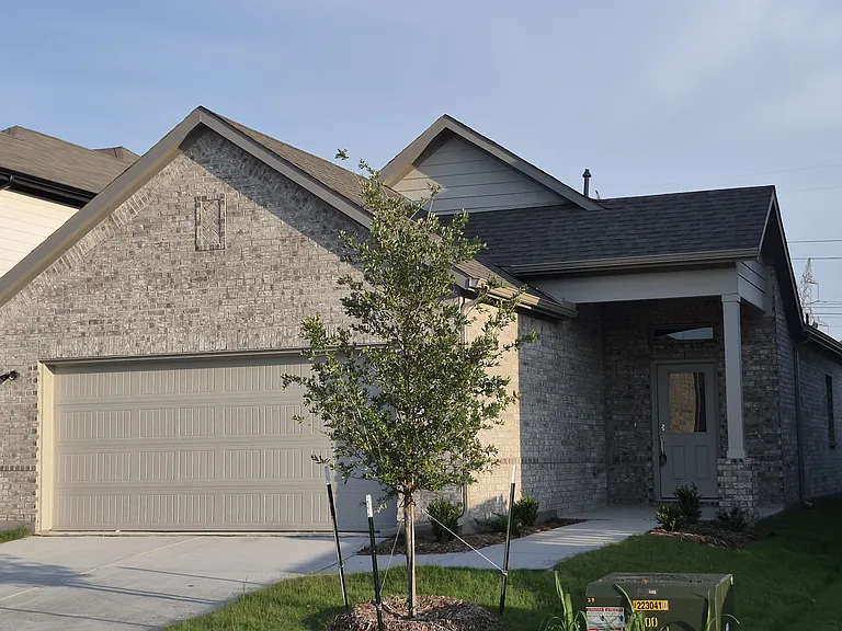 858 River Ln — Photo 1