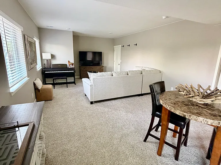 1820 Hydrangea Dr — Photo 22