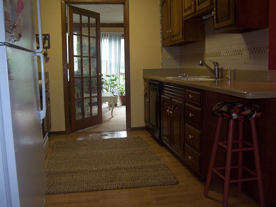 kitchen to sunroom