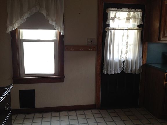 Kitchen side enterance