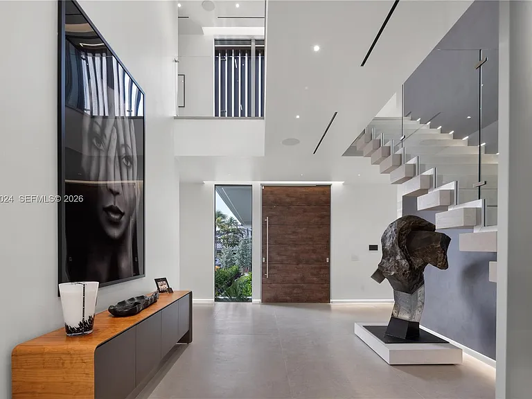 501 Palm Dr — Photo 12