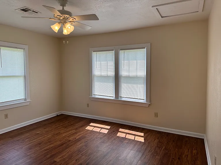 813 Lincoln St — Photo 4