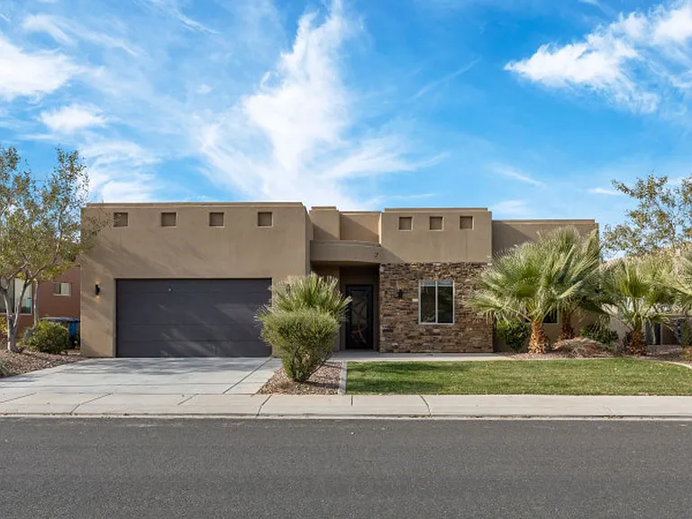 3252 S 4900 W — Photo 1